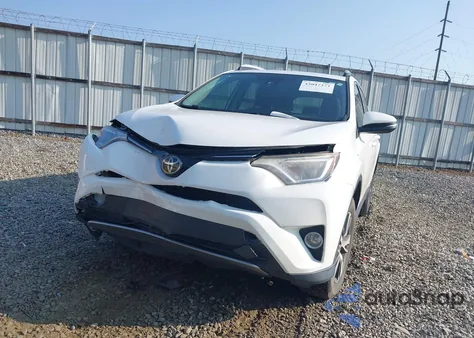 2017 Toyota Rav4 Xle z USA, uszkodzony, nr VIN JTMWFREV8HJ103397